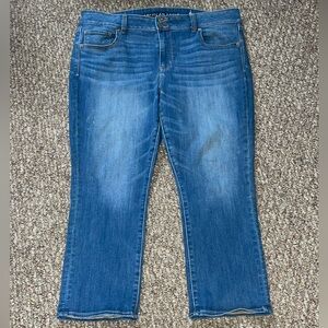 American Eagle next level stretch artist crop blue denim jeans size 18 regular